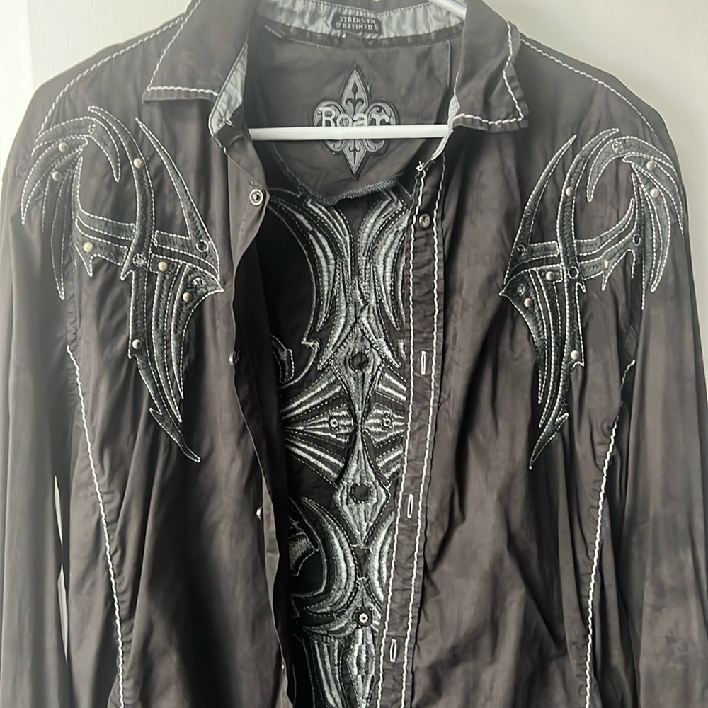 Roar men’s shirt